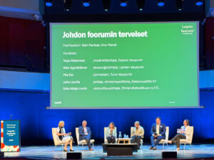 Mari Pantsar, Niko Kyynäräinen, Piia Elo, Juha Laurila ja Satu-Maija Levón Luontofoorumi 2026 lavalla.